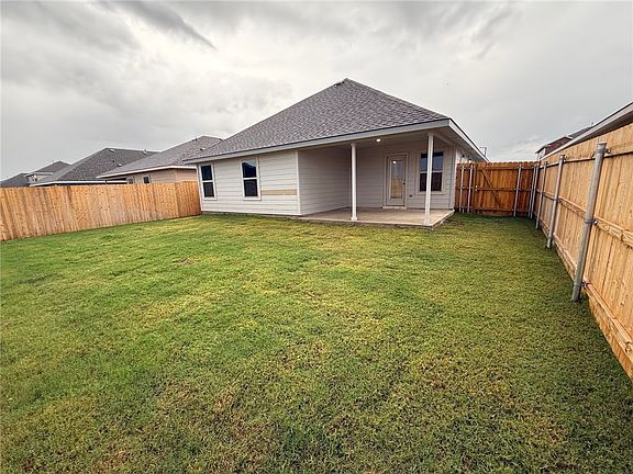 3rd image of 1204 Canton Dr