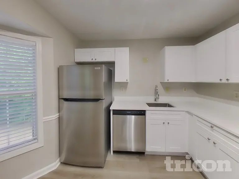 2407 Windridge Dr NE — Photo 7