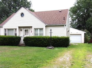 339 E Hopocan Ave, Barberton, OH
