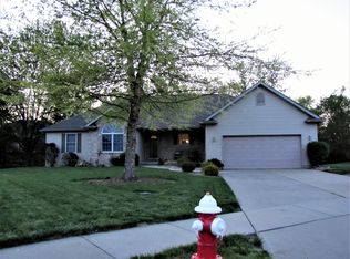 209 Huntington Rd, Chatham, IL 62629