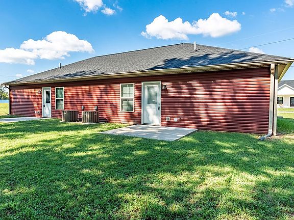3rd image of 600 Colonette Dr