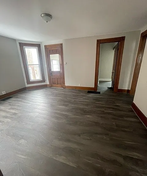1006B Gaston Ave — Photo 3