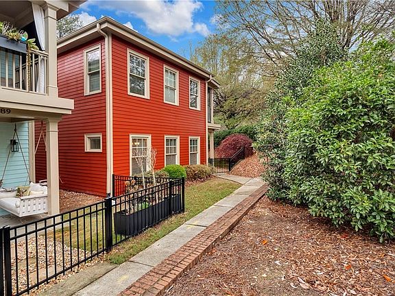 3rd image of 695 Holcomb Bridge Rd