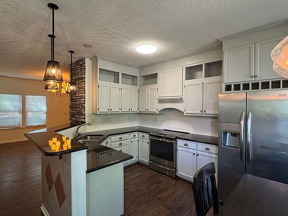 5th image of 12326 Agate Ln