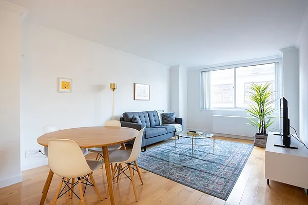 Rented by Greystar | media 48