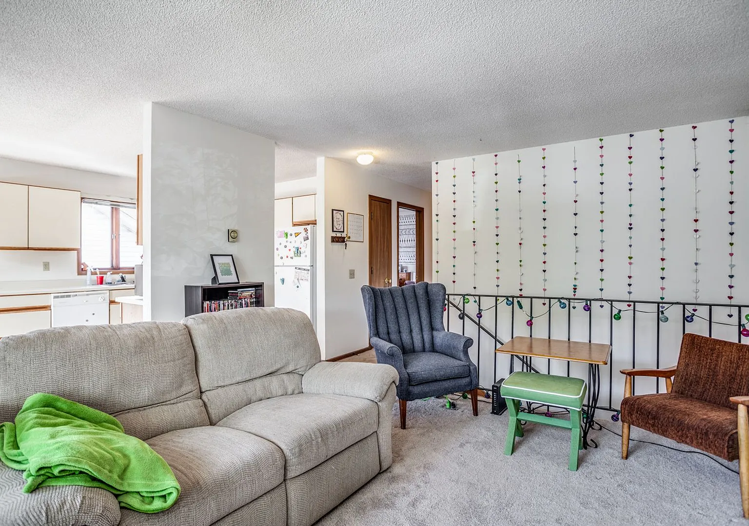 3 Bed | 1 Bath | Available Oct 15 — Photo 4
