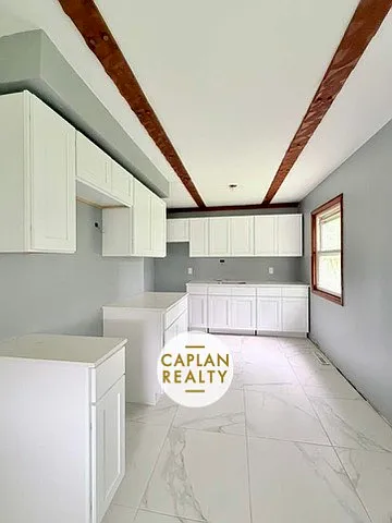3 bed, 864 sqft, $3,000 — Photo 2