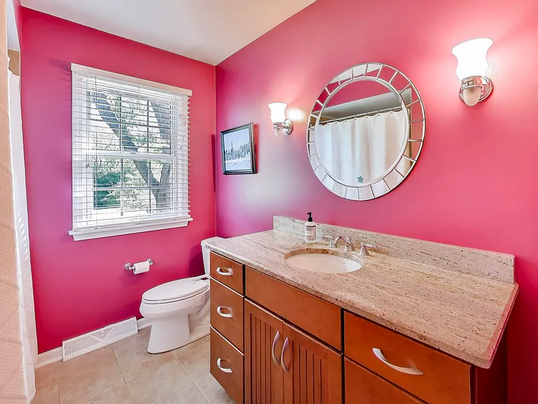 21301 N Woodland Ave — Photo 26