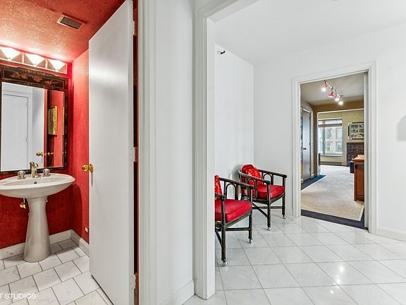 4th image of 161 E Chicago Ave APT 26B