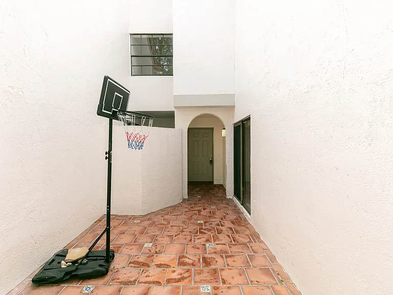 3530 Magellan Cir #613 — Photo 2