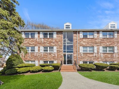 68 Edgelawn Ave APT 9, North Andover, MA, 01845