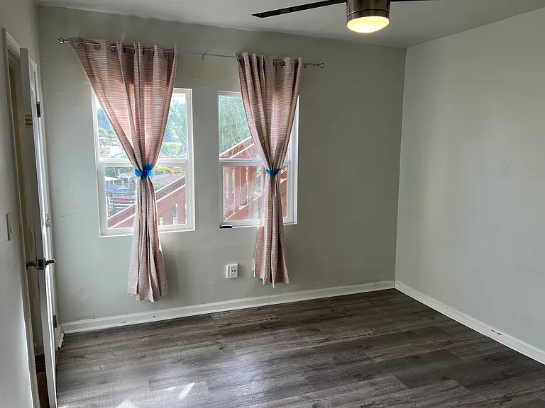 536 S Tulip St — Photo 14