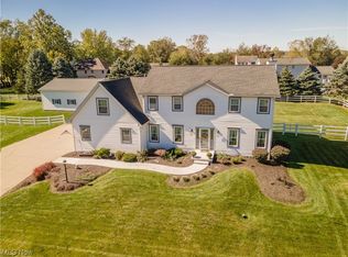 2652 Woodview Rd, Uniontown, OH 44685