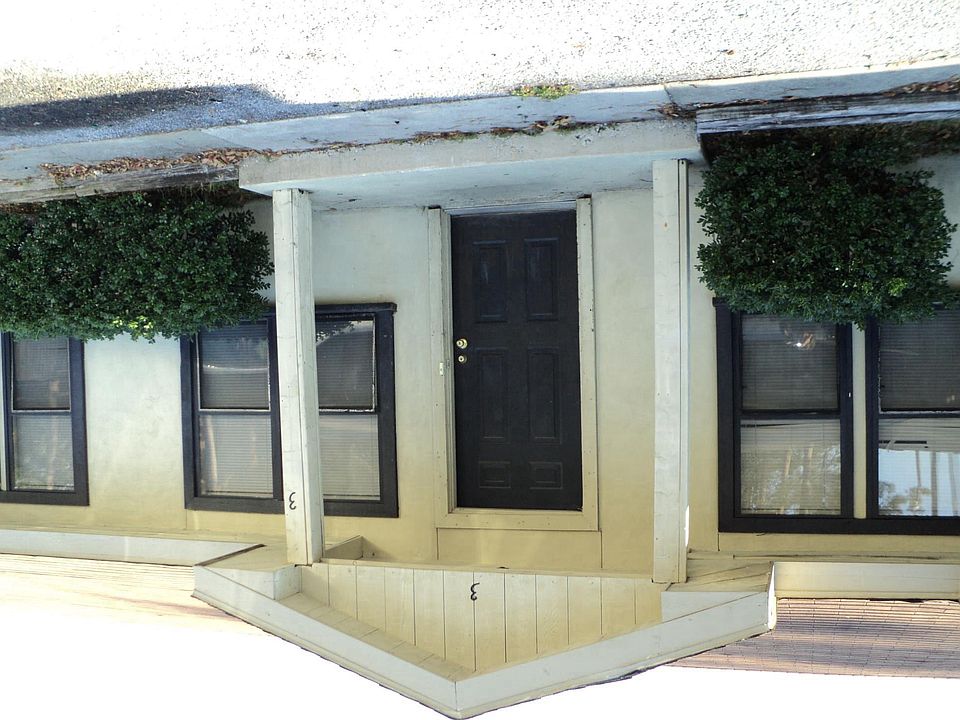 2nd image of 320 Fraser Cir APT 3