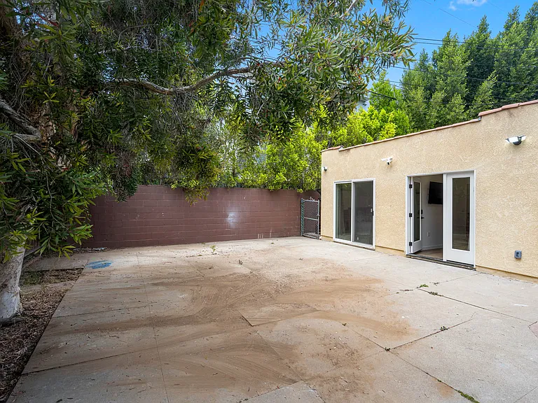 1535 S Ogden Dr — Photo 20