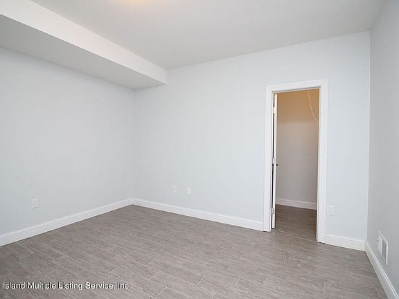 5th image of 19 Serena Ct Floor 1