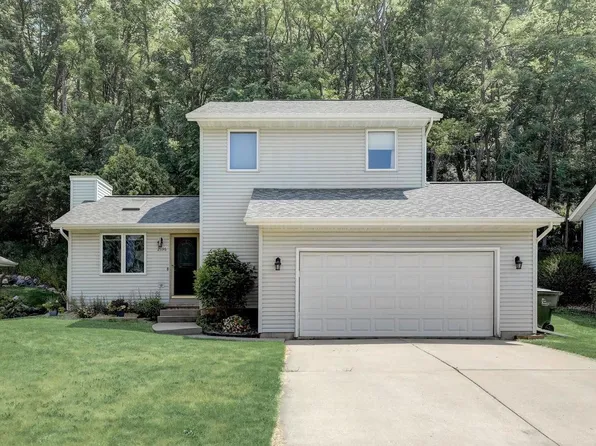 2136 Hillebrand Drive, Cross Plains, WI 53528