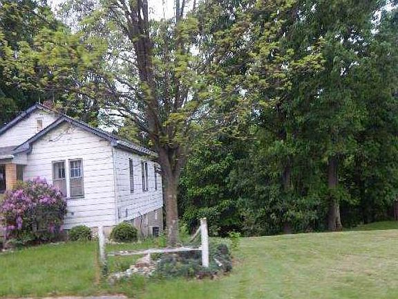 4th image of 1854 Plum St