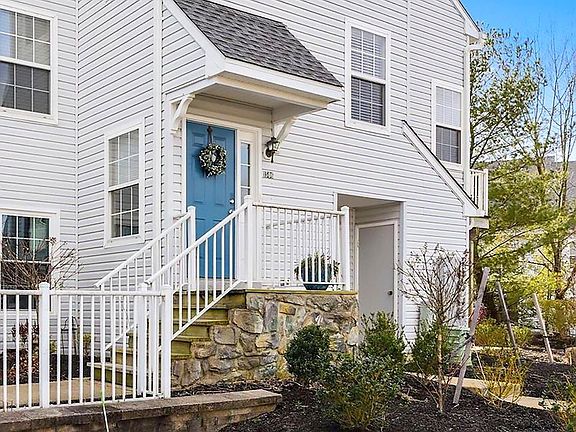 2nd image of 1506 Squirrel Rd