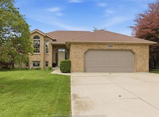 1588 Whitewood Dr, Lakeshore, ON N8L1E6