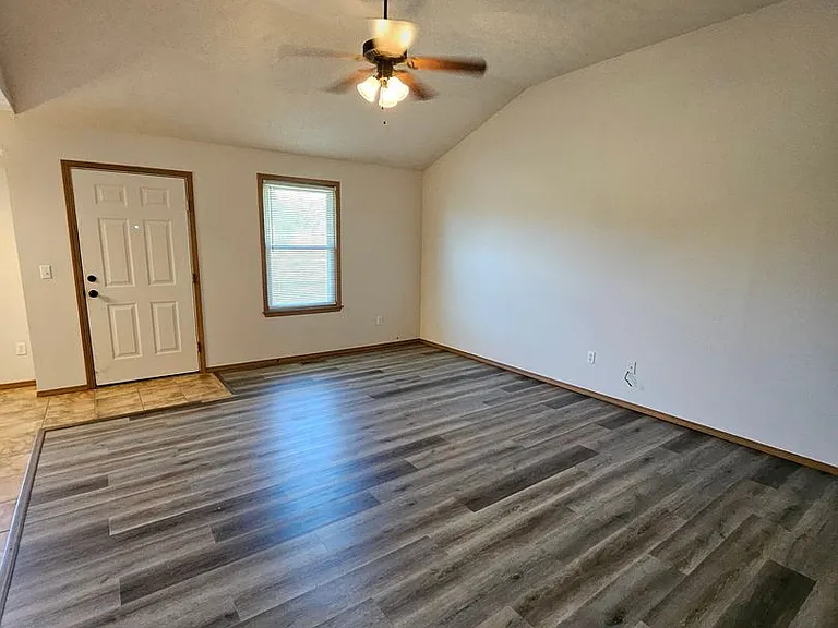 508 Rustic Rdg — Photo 3