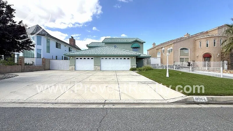 18064 Mariner Dr