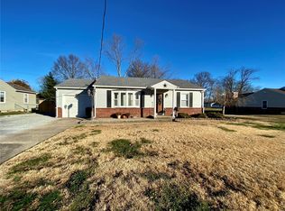 1706 W Copeland St, Marion, IL 62959