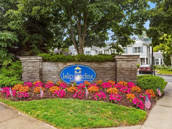 143 Maya Circle #143, Central Islip, NY 11722