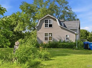 1533 Hilltop Ln, Saint Louis, MO 63138