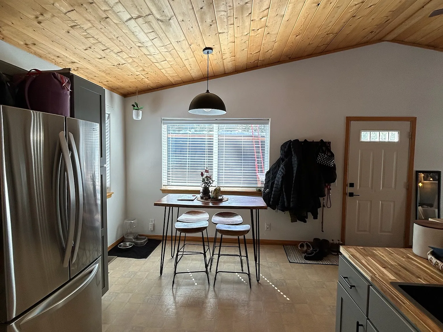 2 bed, 875 sqft, $3,950 — Photo 3