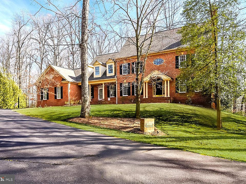 1st image of 2021 Penderbrooke Dr