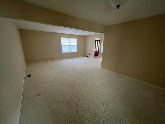 4th image of 6700 Curtwood Dr