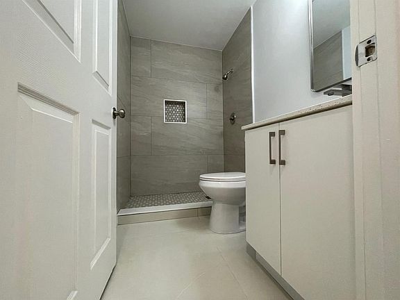 3rd image of 1630 Zenith Way