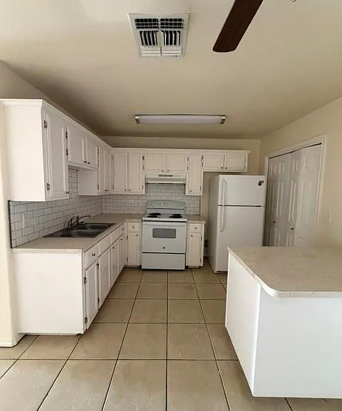 2218 S Tourist Dr #E — Photo 3
