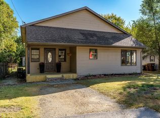 8217 Ravere St, Machesney Park, IL 61115