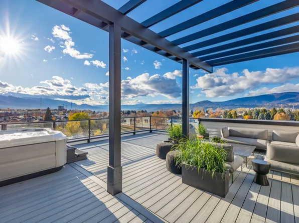 3642 Mission Springs Dr, Kelowna, BC V1W 0E1