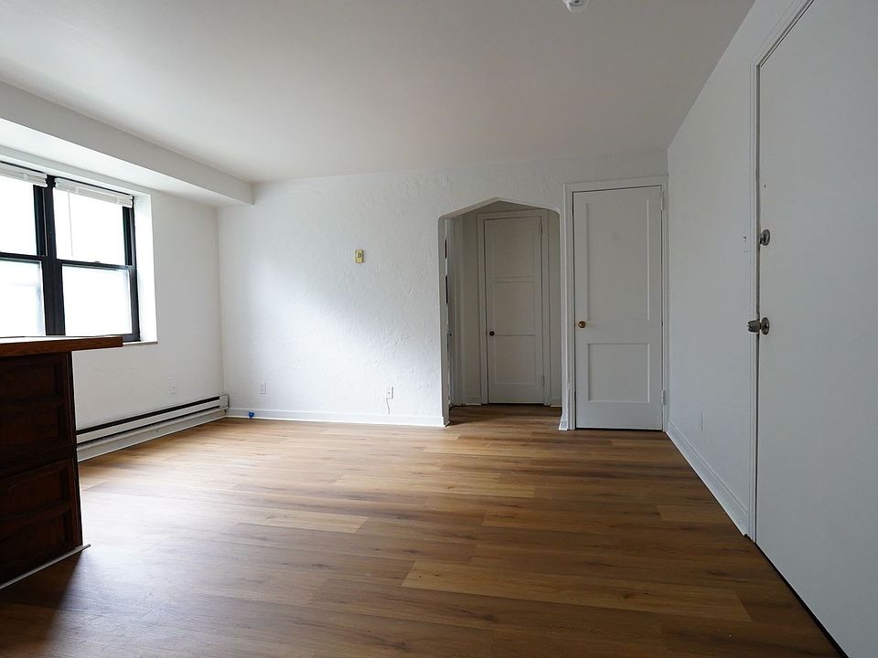 1st image of 330 Greenlee Rd #29