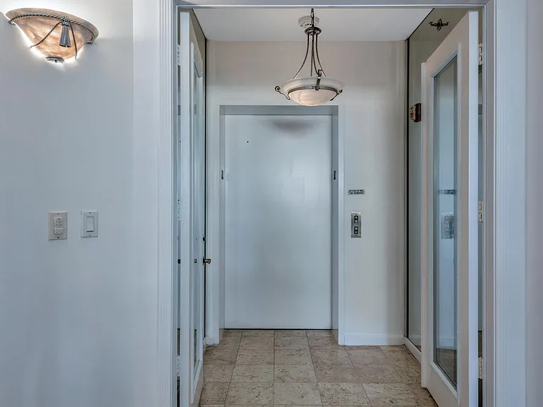 530 Ocean Dr #202 — Photo 14