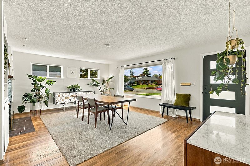 5th image of 709 Colby Avenue