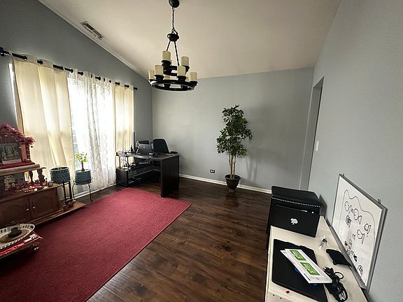 4th image of 3157 Bromley Ln #3157