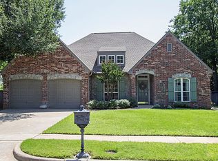205 S Redwood Pl, Broken Arrow, OK 74012