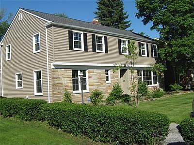 2nd image of 3276 Van Aken Blvd