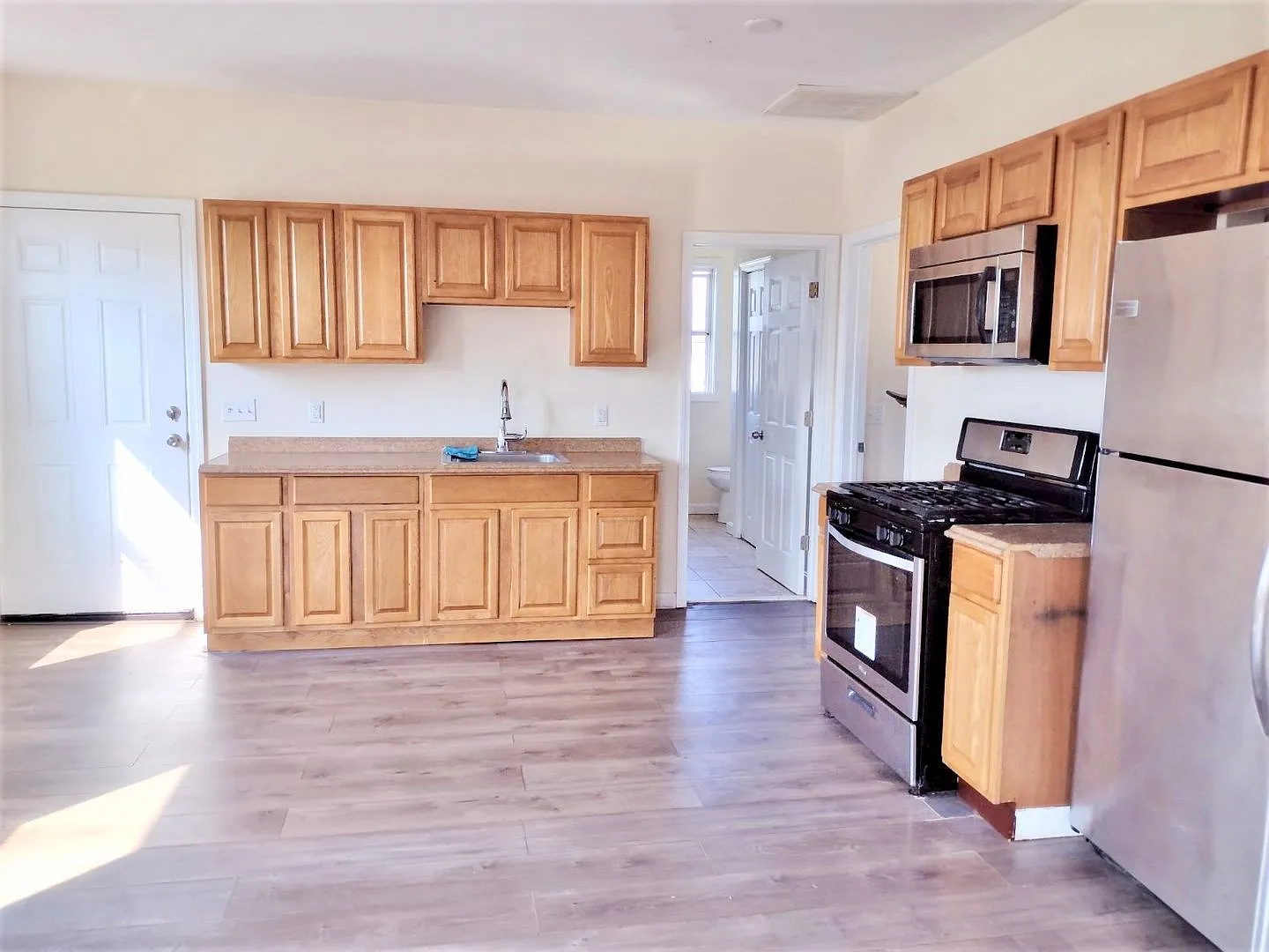 **Providence/Northside Large Three Bed - $1,950** — Photo 2