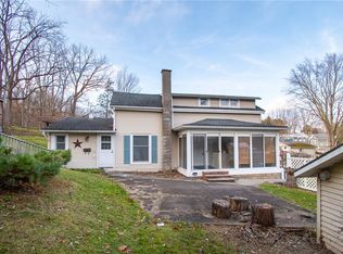 21 Maple St, Lyons, NY 14489