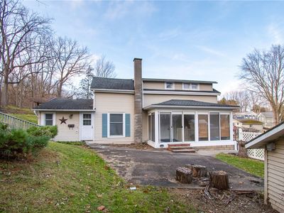 21 Maple St, Lyons, NY, 14489