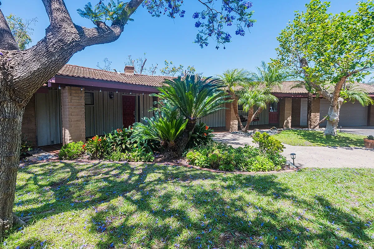 Building Photo - 6341 La Paloma Ln
