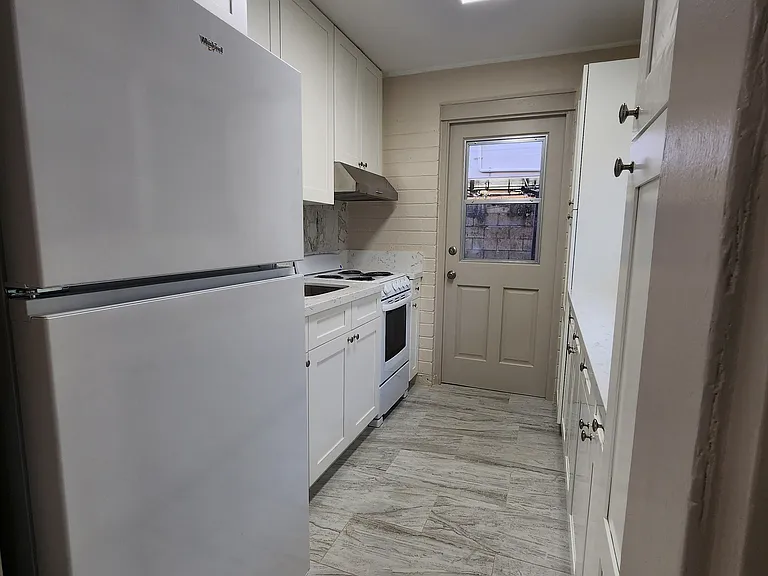 321 California Ave #5 — Photo 6