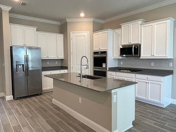 4th image of 247 Clearview Dr