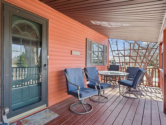 3rd image of 2745 Pickering Dr