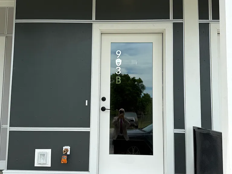 903 Bainbridge St #B — Photo 2